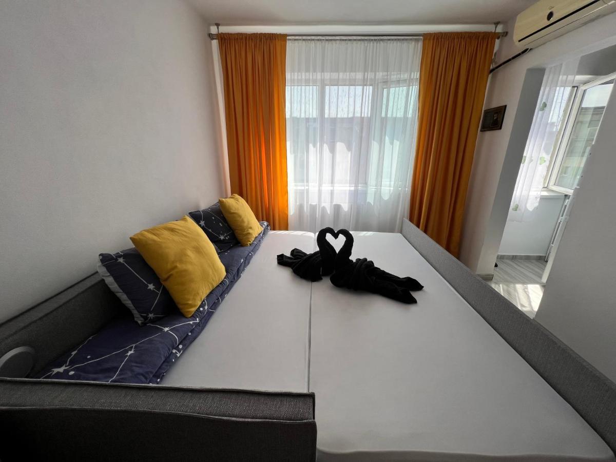 Miha Modern And Central Apartament Arad Eksteriør bilde
